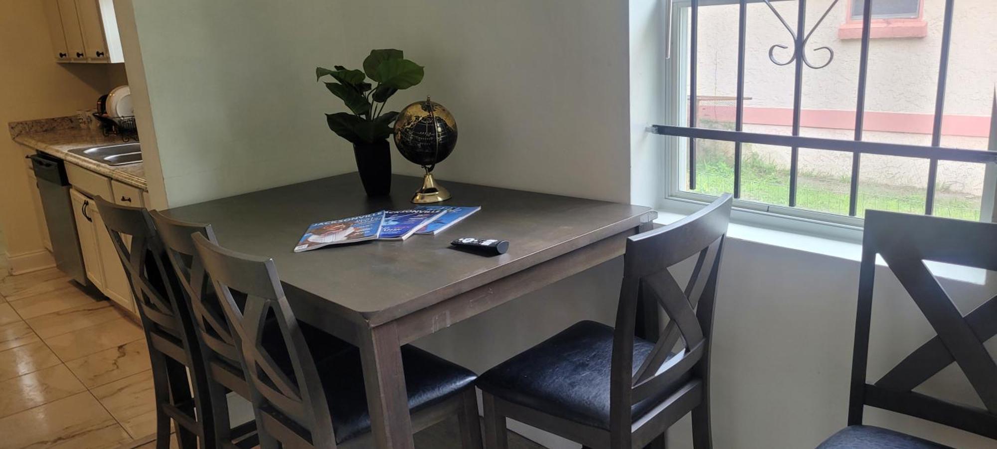 Large, Central, Lovely & Cozy 4Bed/2Bath - House By Everbank Stadium Jacksonville Kültér fotó