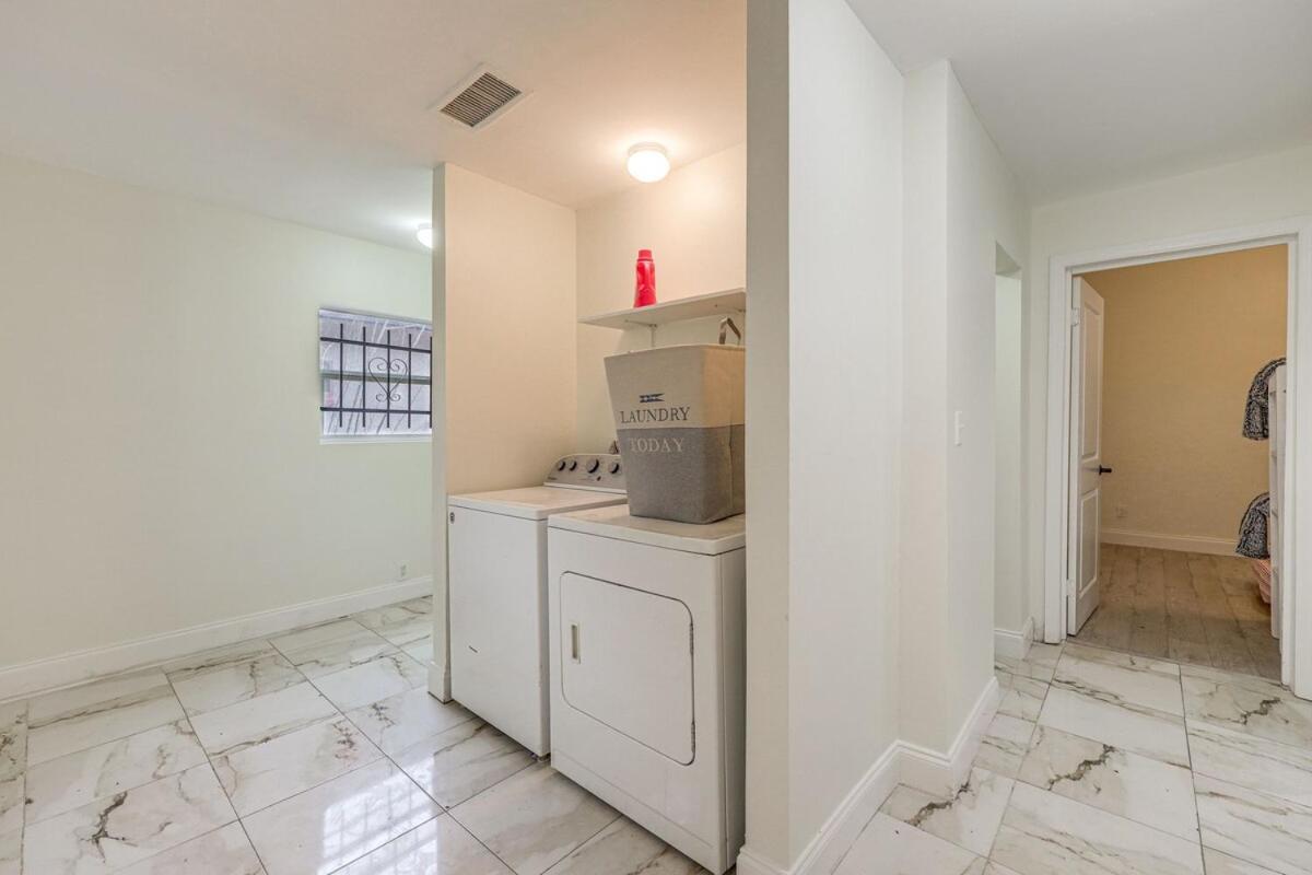 Large, Central, Lovely & Cozy 4Bed/2Bath - House By Everbank Stadium Jacksonville Kültér fotó