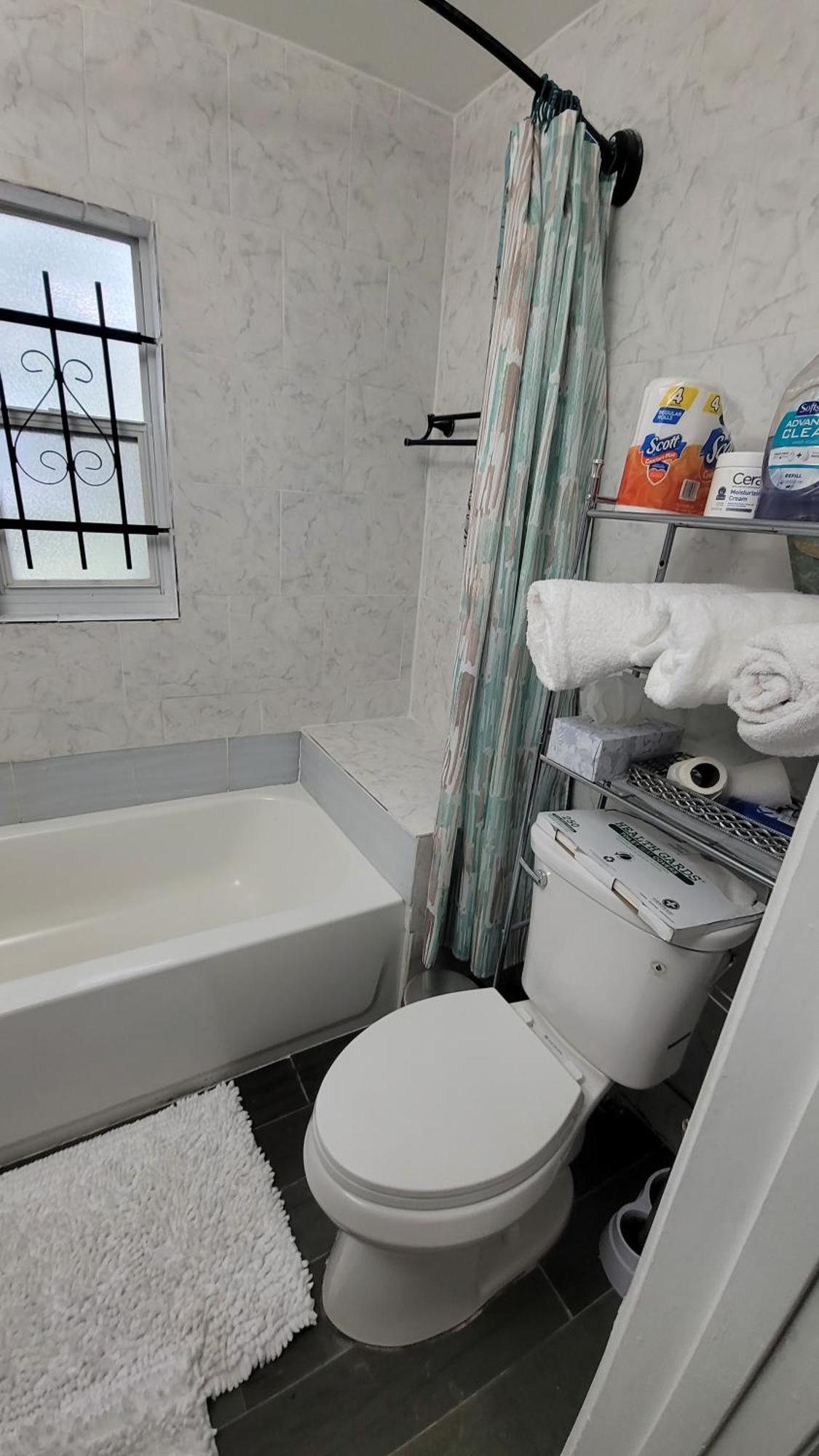 Large, Central, Lovely & Cozy 4Bed/2Bath - House By Everbank Stadium Jacksonville Kültér fotó