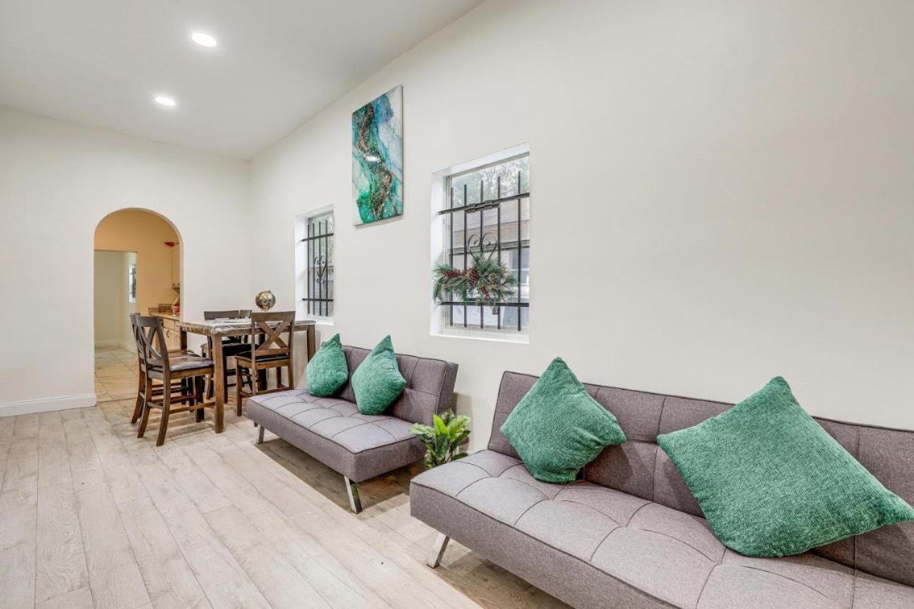 Large, Central, Lovely & Cozy 4Bed/2Bath - House By Everbank Stadium Jacksonville Kültér fotó