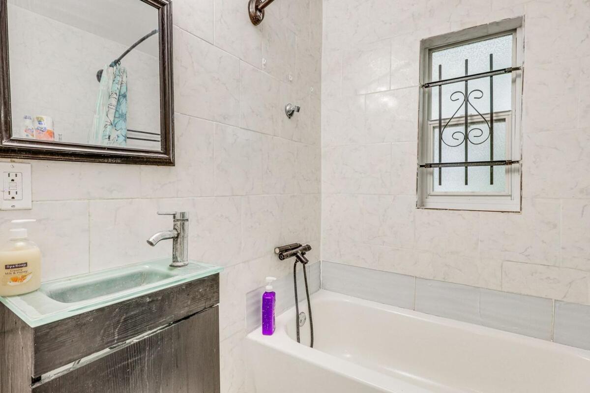 Large, Central, Lovely & Cozy 4Bed/2Bath - House By Everbank Stadium Jacksonville Kültér fotó