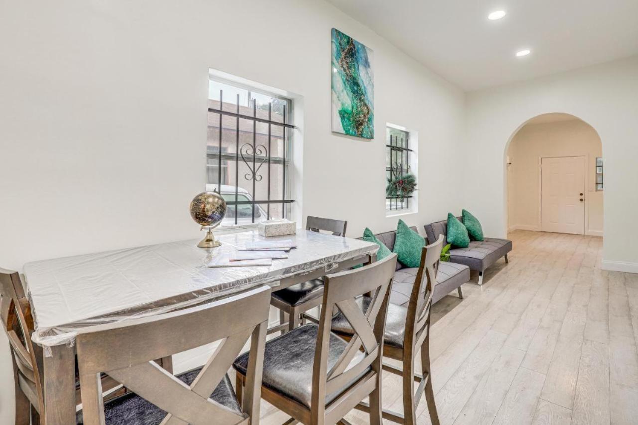Large, Central, Lovely & Cozy 4Bed/2Bath - House By Everbank Stadium Jacksonville Kültér fotó